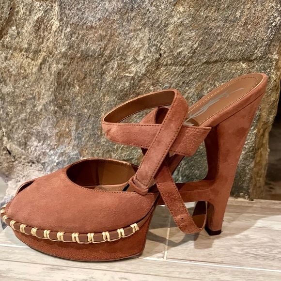 Yves Saint Laurent Essential Kid Suede Platforms - Picture 5 of 12
